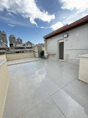 דירה, גבעת האירוסים, נתניה