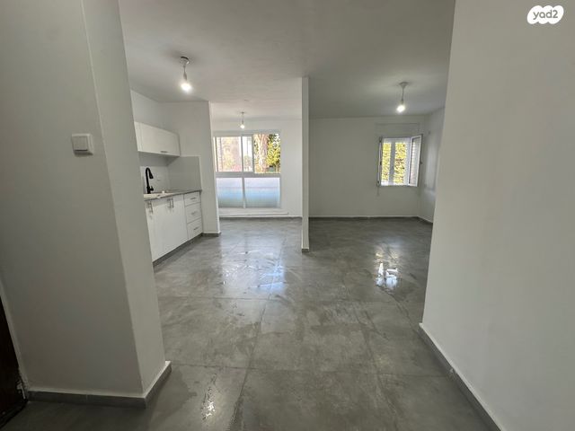 דירה, רמות ויצמן, יבנה