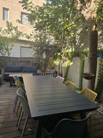 דו משפחתי, רמת השרון