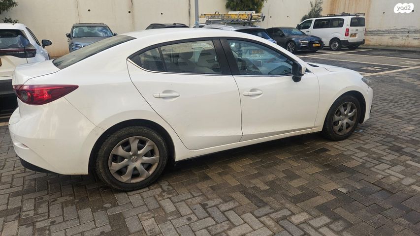 מודעת רכב מאזדה 3