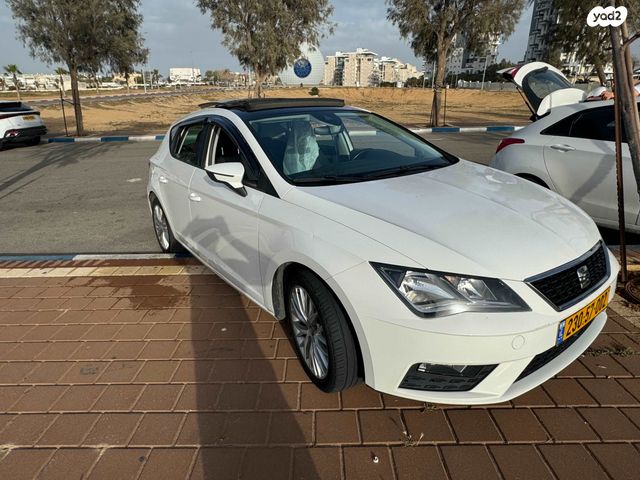 מודעת רכב סיאט לאון