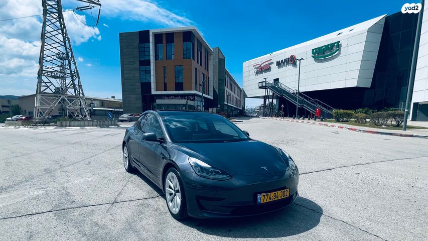 מודעת רכב טסלה מודל 3