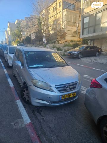 מודעת רכב הונדה FR-V