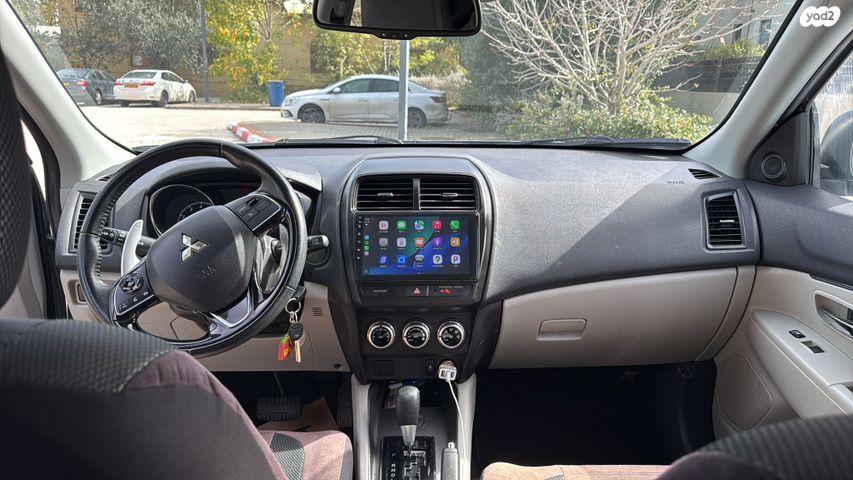 מודעת רכב מיצובישי ASX