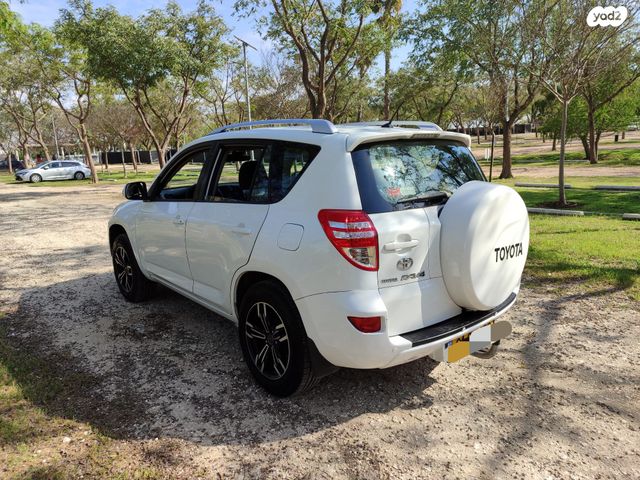 מודעת רכב טויוטה RAV4