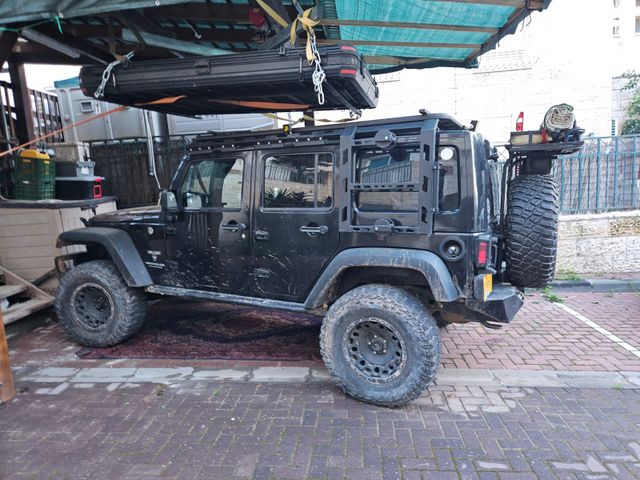 מודעת רכב ג'יפ רנגלר