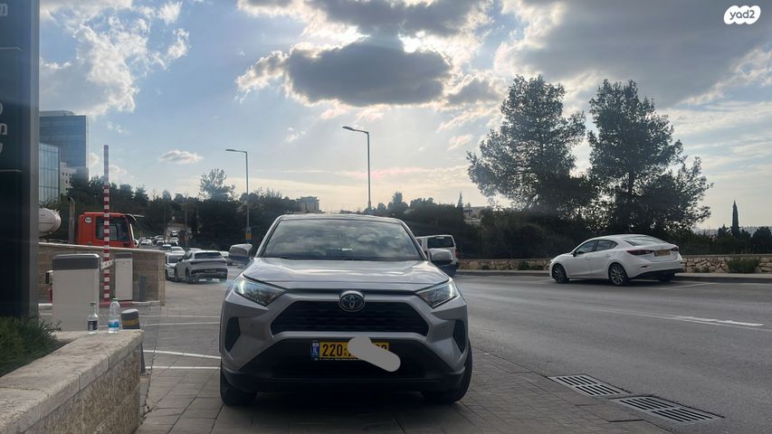 מודעת רכב טויוטה RAV4