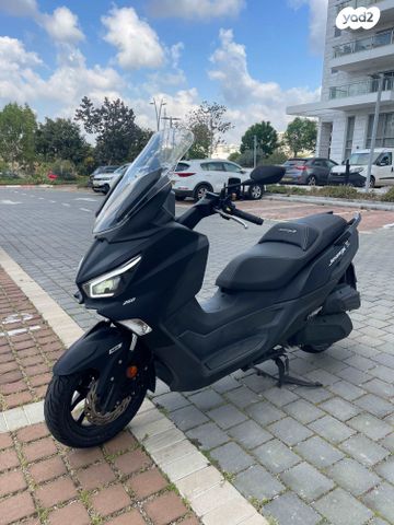 מודעת רכב סאן יאנג ג'וי-מקס Z-250