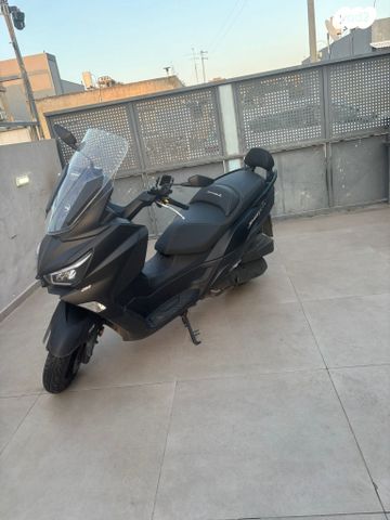 מודעת רכב סאן יאנג ג'וי-מקס Z-250