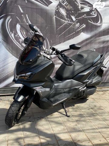 מודעת רכב סאן יאנג ADX 300