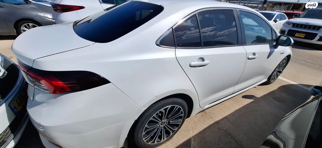 מודעת רכב טויוטה קורולה 2