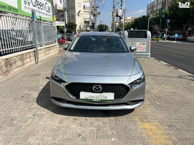 מודעת רכב מאזדה 3