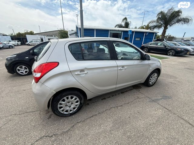 מודעת רכב יונדאי i20