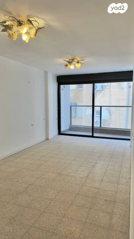 מודעת נכס, הפטמן 8, לב העיר, בת ים