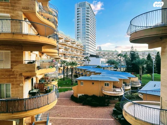 שדרות מנחם בגין 1