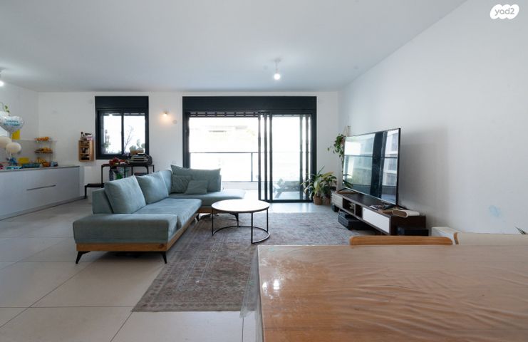 דירה, הרצליה