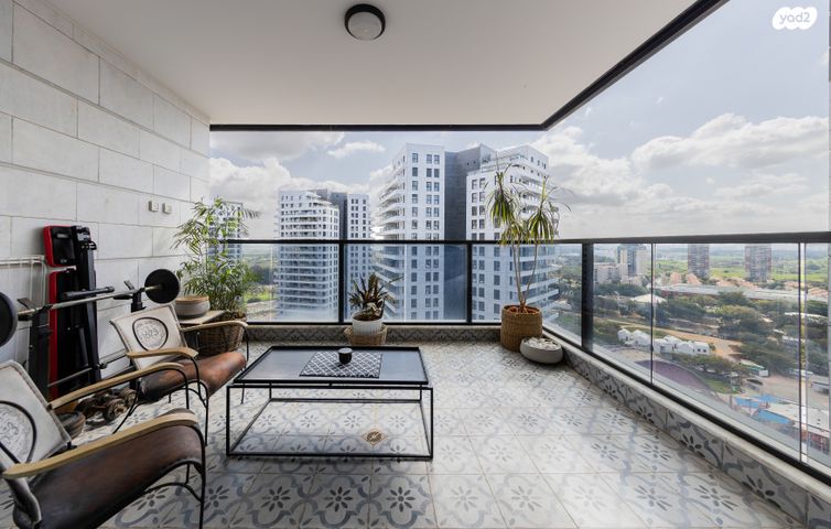 מודעת נכס, יונה וולך, הוד השרון