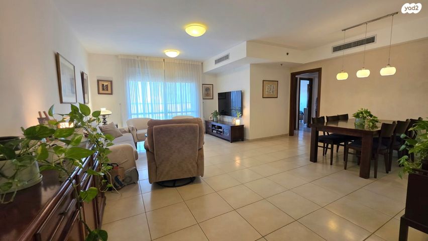 דירה, ותיקים, כפר סבא