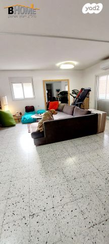 מודעת נכס, צורן, קדימה צורן