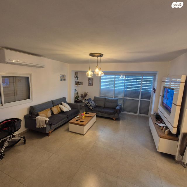 דו משפחתי, רחובות