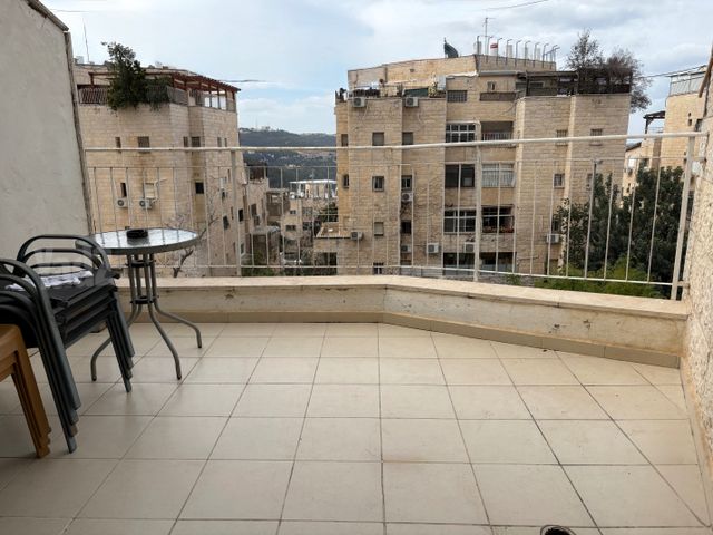 דירה למכירה בירושלים (תיווך) — 4