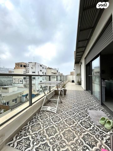 מודעת נכס, הנמל 53, שער פלמר, תחנת רכבת השמונה, חיפה