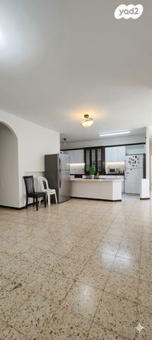 מקס נורדאו 16