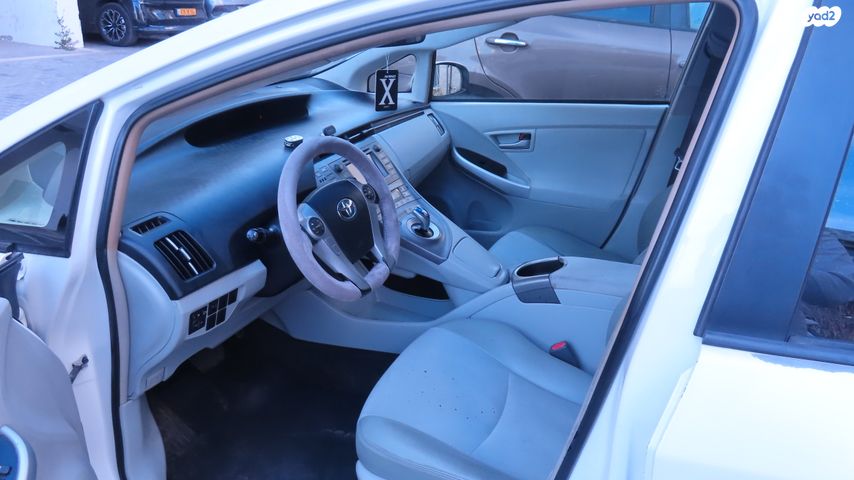 מודעת רכב טויוטה פריוס