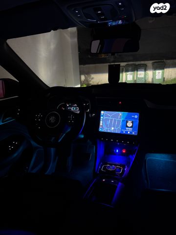 מודעת רכב אם ג'י ZS