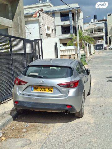 מודעת רכב מאזדה 3