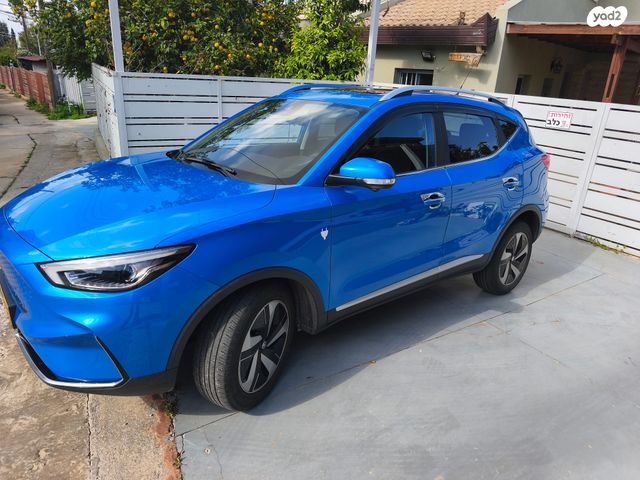 מודעת רכב אם ג'י ZS