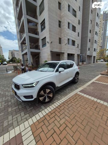 מודעת רכב וולוו XC40