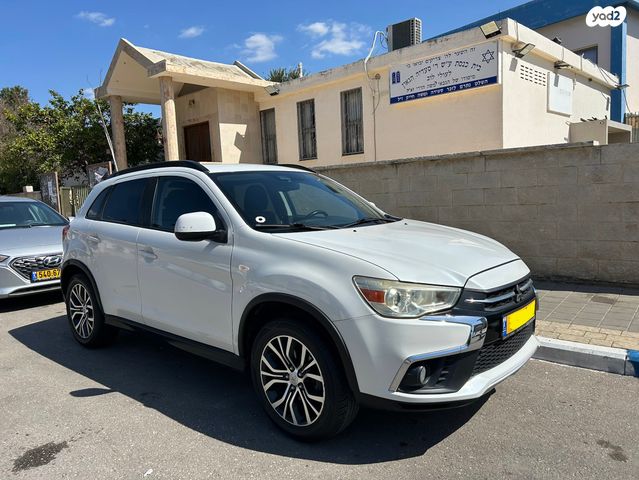 מודעת רכב מיצובישי ASX