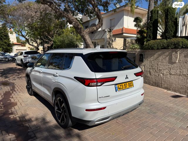 מודעת רכב מיצובישי אאוטלנדר 1