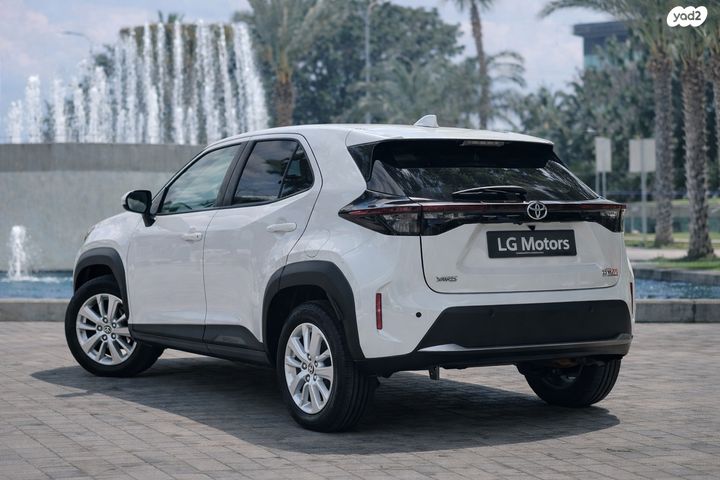 מודעת רכב טויוטה יאריס קרוס 2