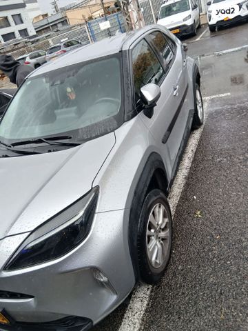 מודעת רכב טויוטה יאריס קרוס