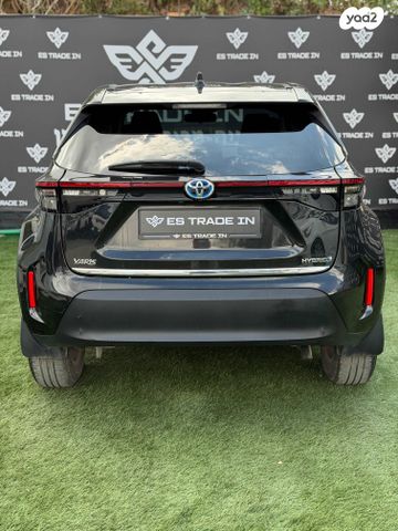 מודעת רכב טויוטה יאריס קרוס 1