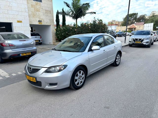 מודעת רכב מאזדה 3