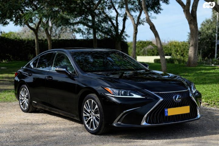 מודעת רכב לקסוס ES