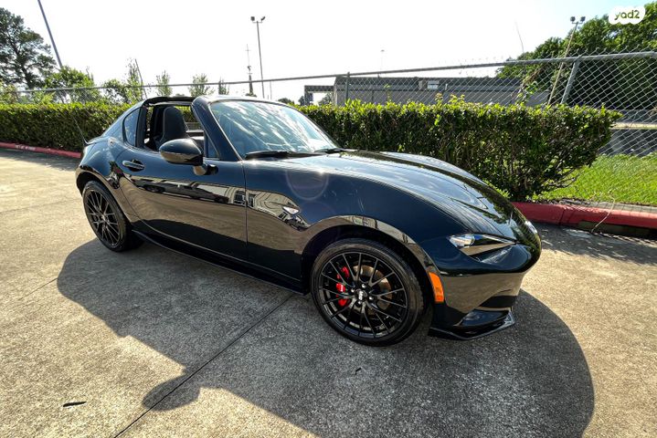 מודעת רכב מאזדה MX-5