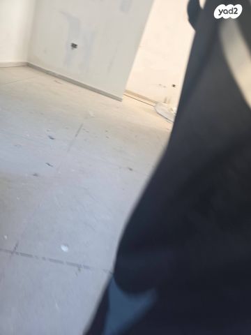 כוכבי יצחק 11