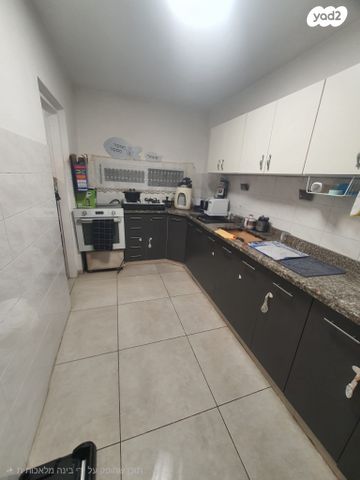 רחבת אחזיה 8