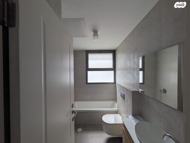 הברון הירש 16