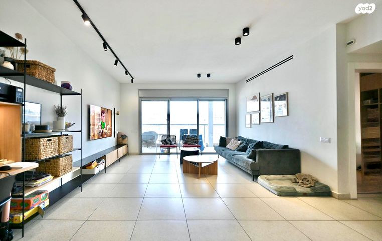 מודעת נכס, האימהות, סביוני נצר סירני, נס ציונה