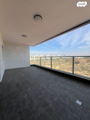 מודעת נכס, אורי אלמוג, קרית רבין, חולון