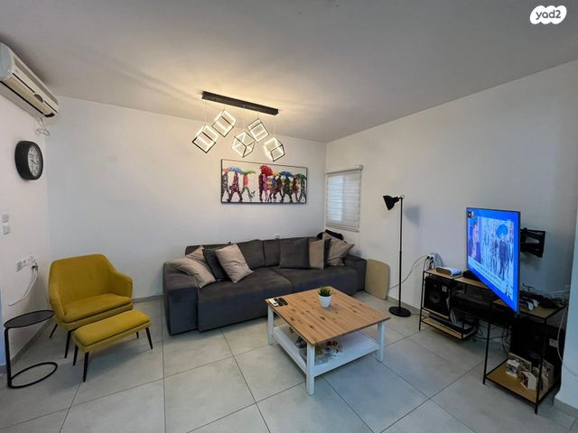 חומה ומגדל 35