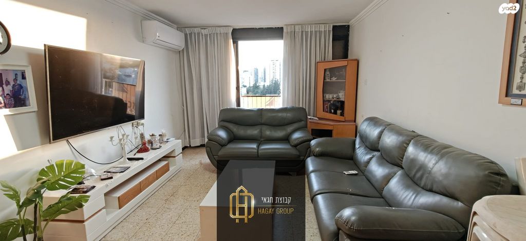 גיורא יוספטל 15