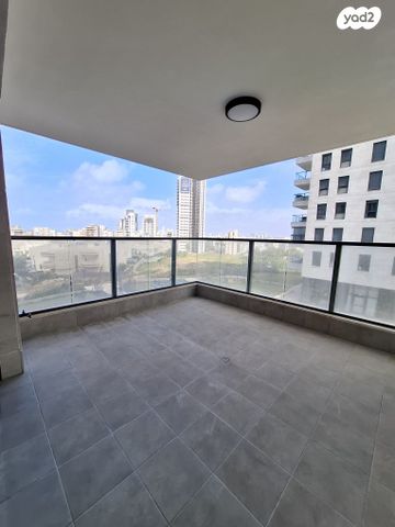 אמנון ליפקין שחק 