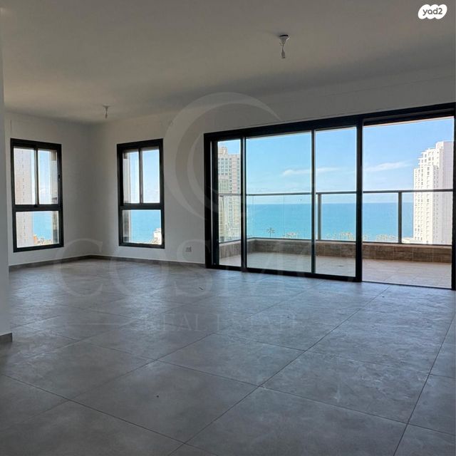 מודעת נכס, אמנון ליפקין שחק, נוף הטיילת, נתניה