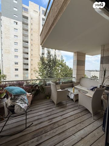 דירה, שטח 9, גבעתיים